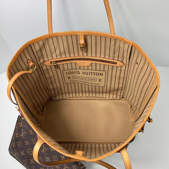 Louis Vuitton Neverfull MM Tote Bag With Pouch - Picture 4 of 16